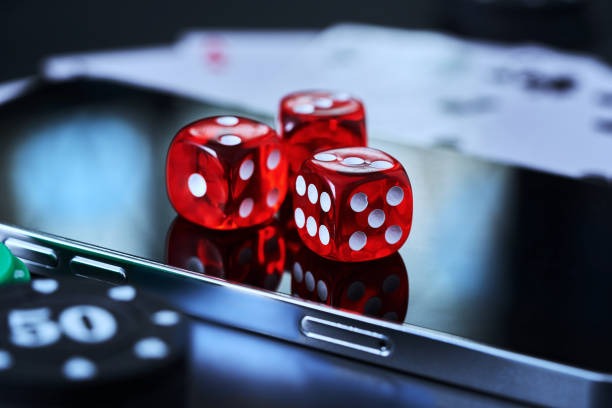 sidneypools live Three Card Poker table with dealer and card display